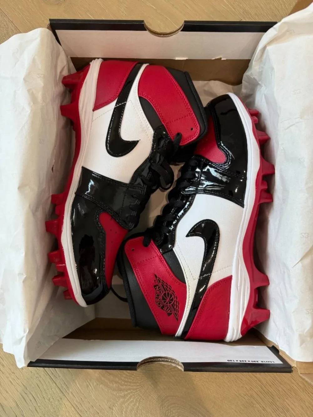 NWB Men's Jordan 1 Mid TD Football Cleats size 9.5